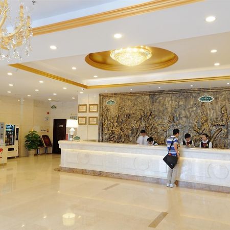 Vienna Hotel - Shenzhen Dongmen Hubei Metro Station Экстерьер фото